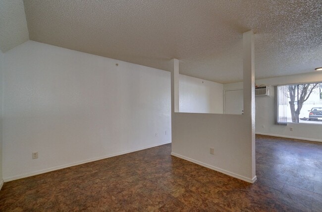 Photo - Monte Vista Commons