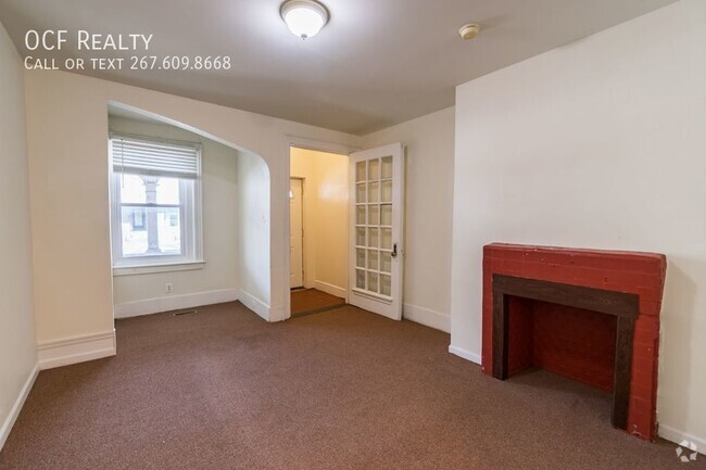 Building Photo - Spacious 2 Bedroom, 1 Bath Apartment in We... Unit 1