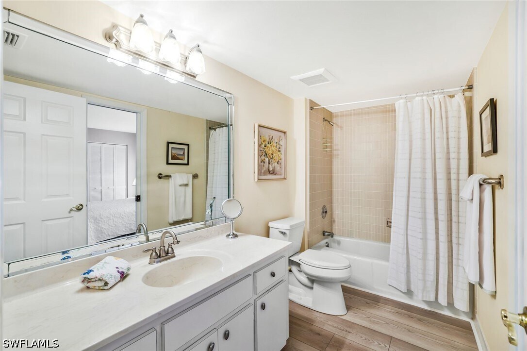 Photo - 1111 Wildwood Ln Unit 1111