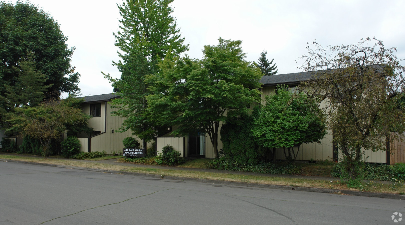 Photo - Island Park Apartments