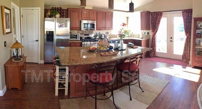 Photo - 1875 Templeton Rd