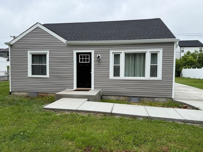 Photo - 2 Bedroom 1 Bath Home For Rent Near Madison Street!