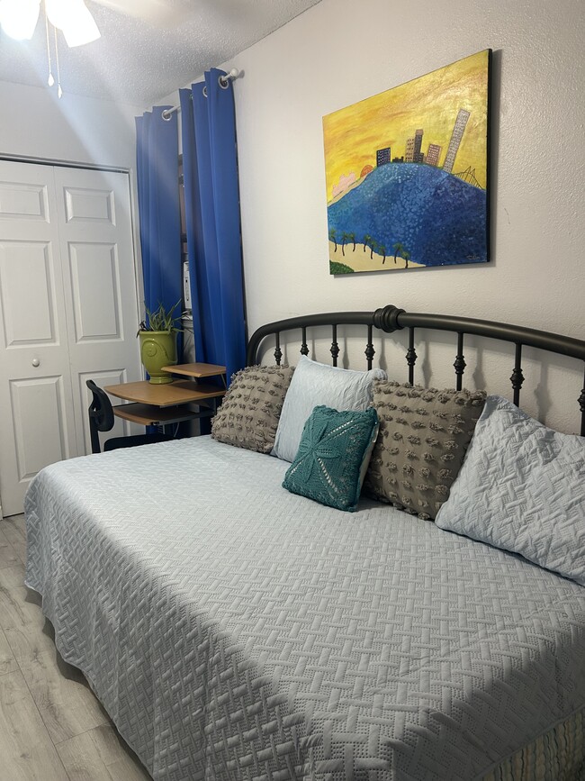 Photo - 914 8th St N Unit studio