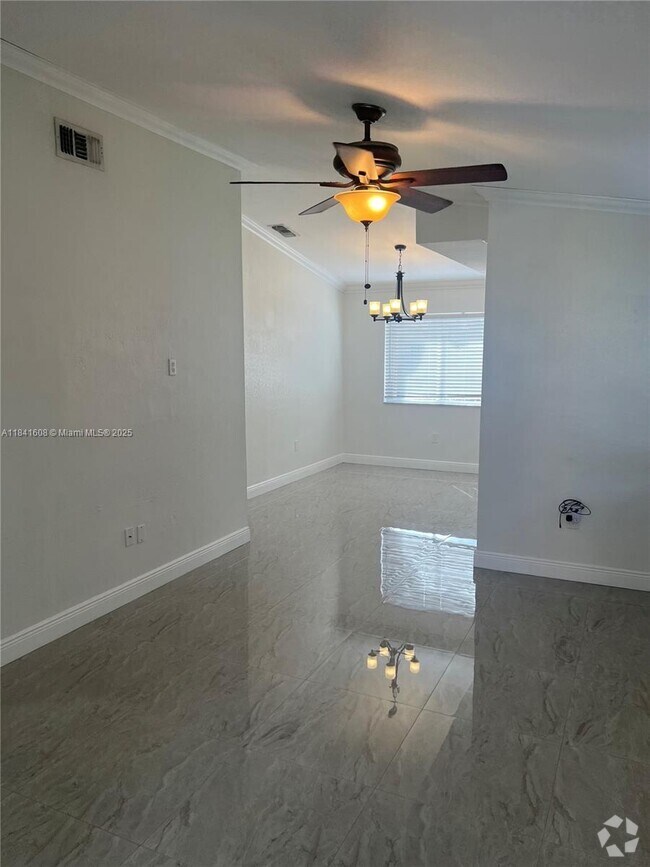 Building Photo - 15510 SW 133rd Pl Unit 2502 Rental
