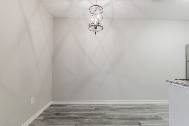 Photo - 105 Willwood Dr Unit 2