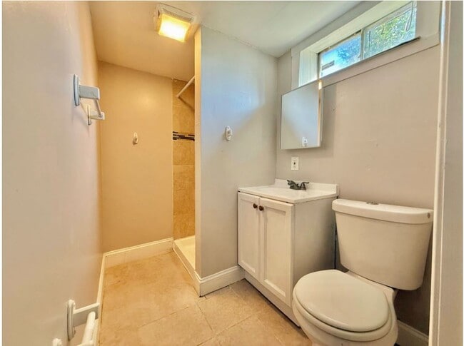 Photo - 4740 Vancouver Rd