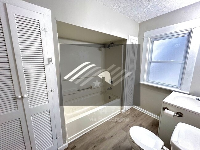 Photo - 2806 S Smithville Rd