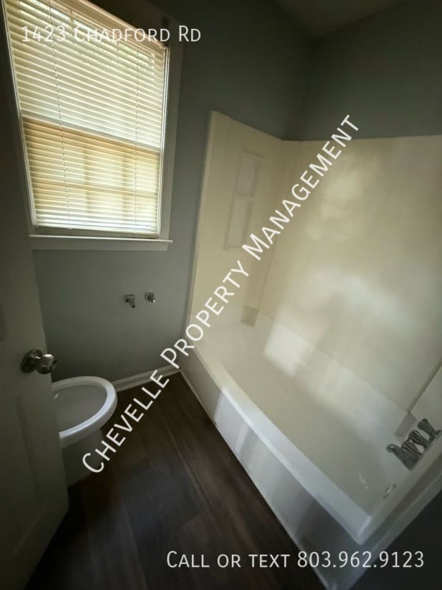 Photo - 1423 Chadford Rd