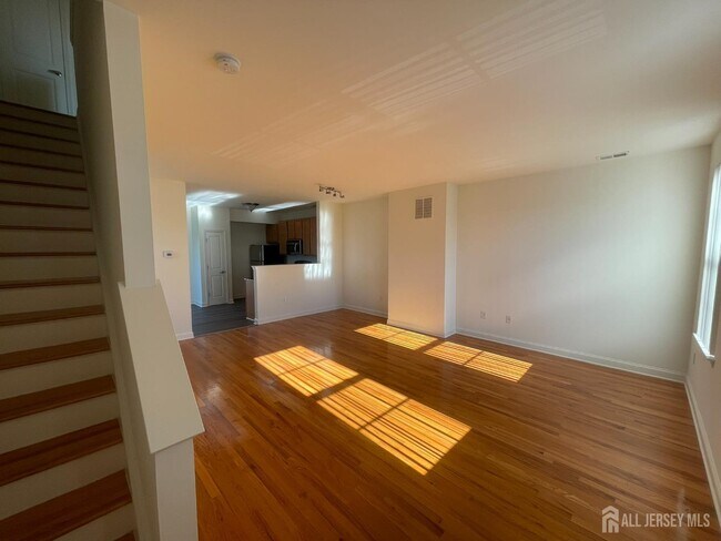 Photo - 430 Giordano Ave