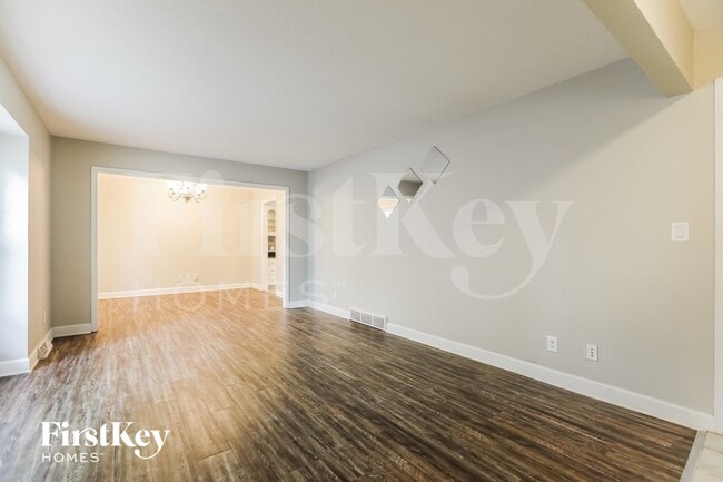 Photo - 111 Johnston Pkwy