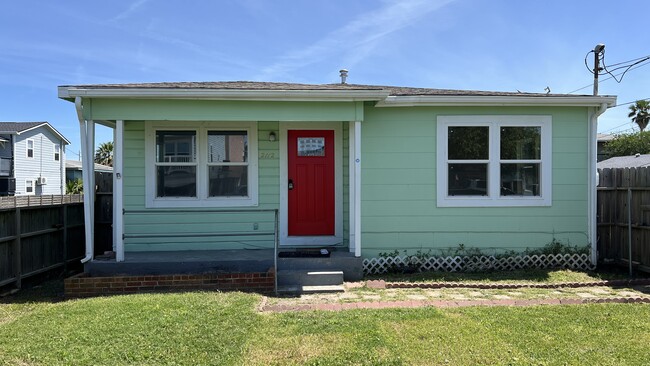 Building Photo - 2112 Victory Ave