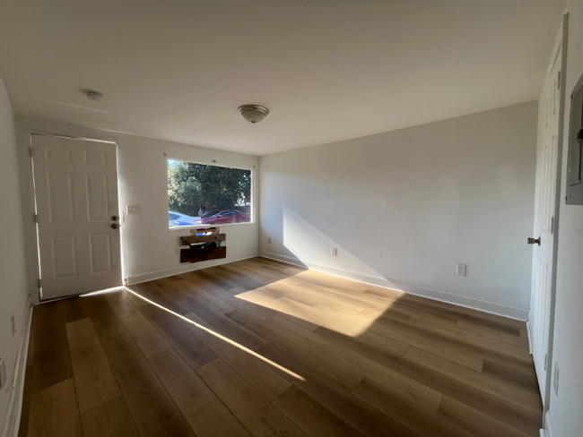Building Photo - 1103 Dunbar St Rental