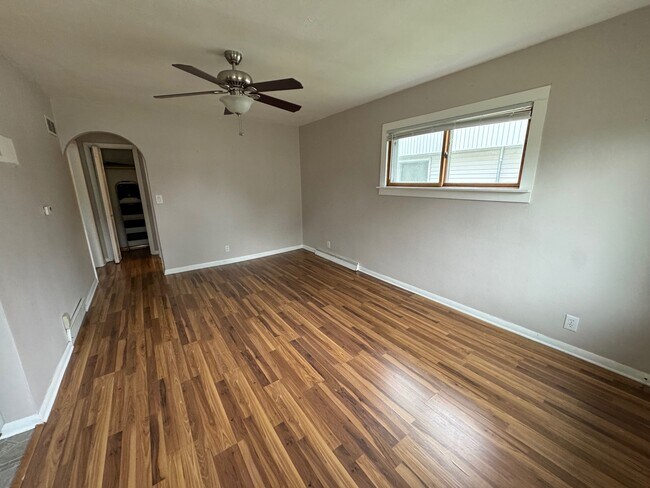 Photo - 211 Academy St House