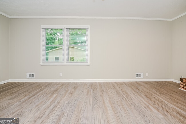 Photo - 188 Bridgewood Dr SE