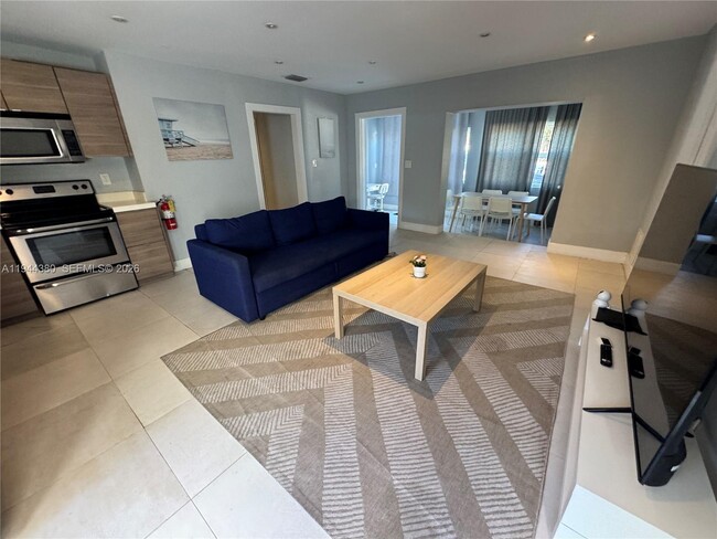 Photo - 825 N 26th Ave