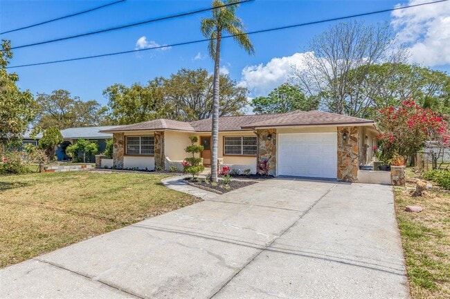 Photo - 834 Riverside Dr