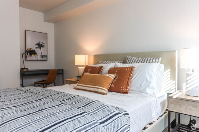 2HAB, 2BA-908 ft² - One Mosaic Apartments