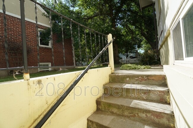 Photo - 2506 Woodlawn Ave