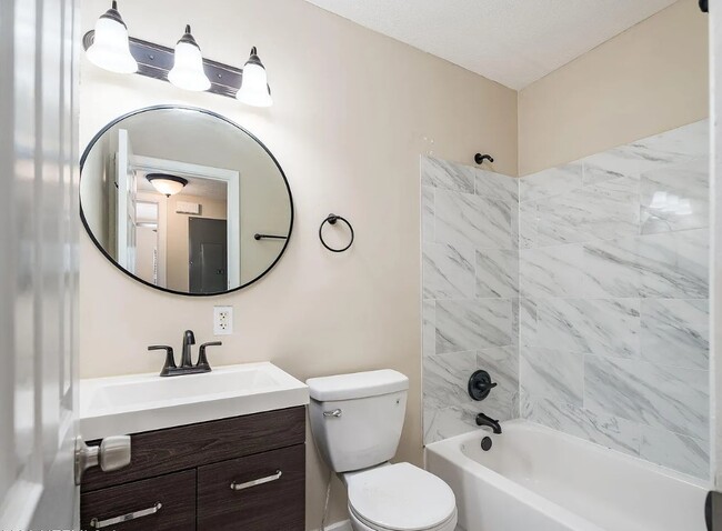 Photo - 7707 Falcon St