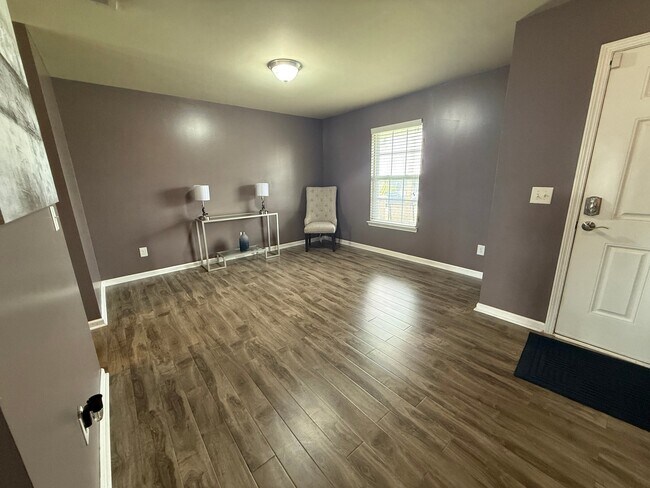Photo - 1124 Harmony Ln