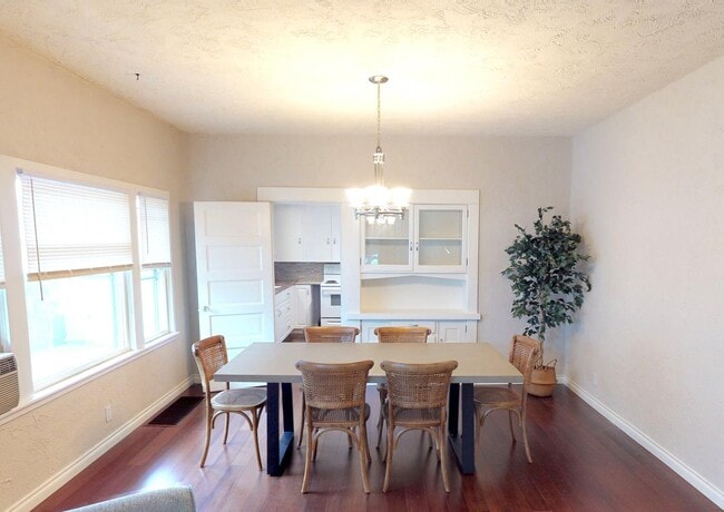 Photo - 4811 SE Haig St