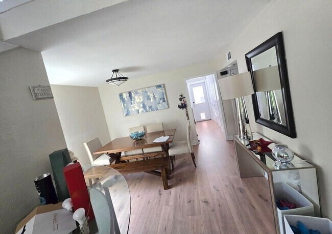 Photo - 7401 Sordello Dr