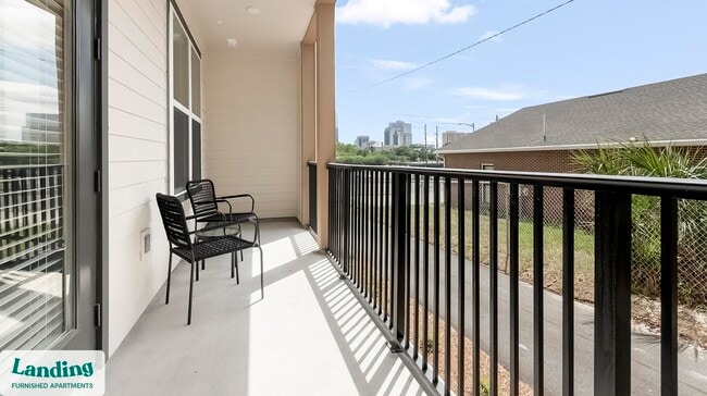 Photo - 1148 N Main St Unidad 139