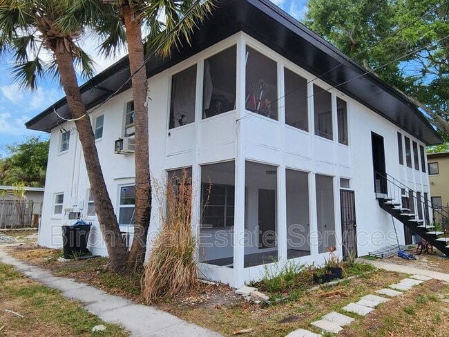 Building Photo - 204 Waverly Way Unit 204 Rental