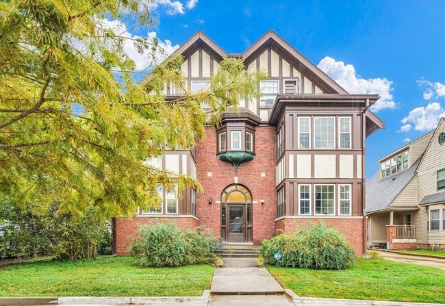 Photo - 603 W Green St Unit 3W