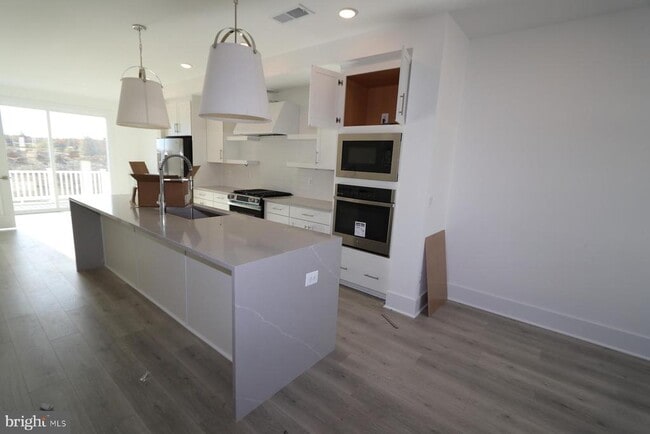 Photo - 9405 Pacific Elm St