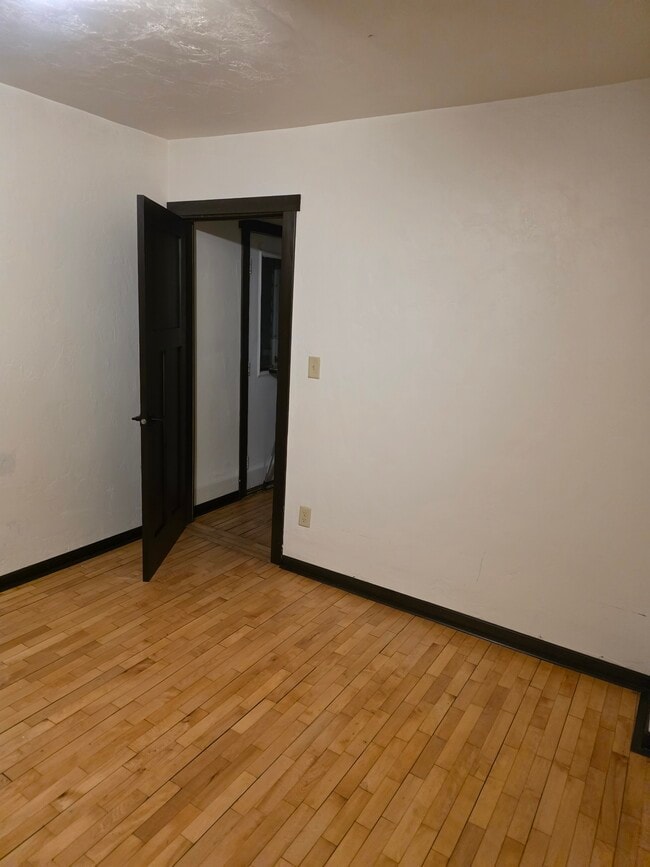 Photo - 270 Kaukauna St Unit 1