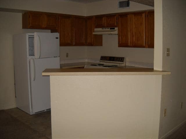 Photo - 909 Bruce Way