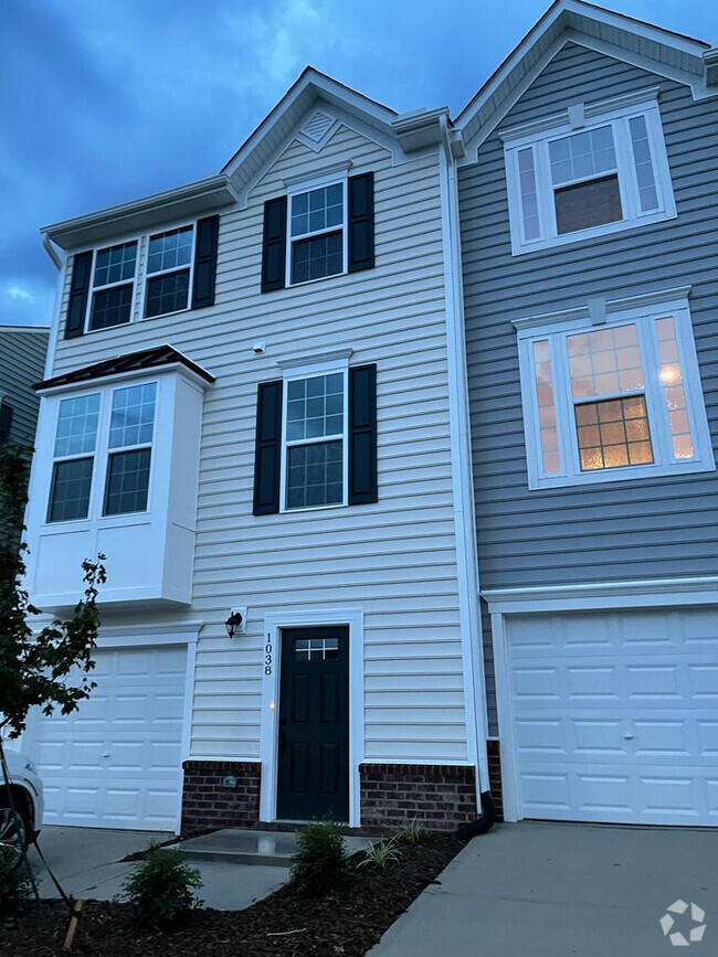 Building Photo - Room in Duplex on Romeria Dr Rental