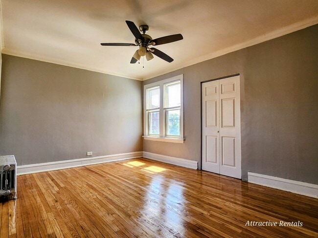 Building Photo - 5905 W Huron St Unit 2