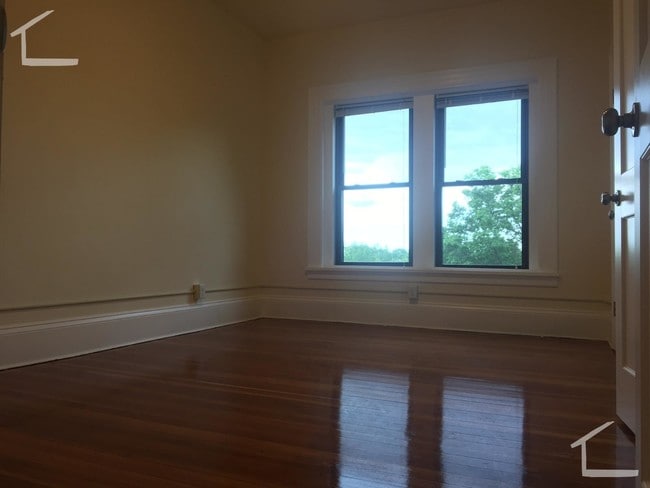 Photo - 1463 Beacon St Unidad 24