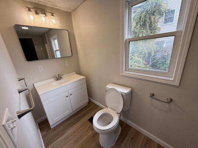 Photo - 410 N 7th St