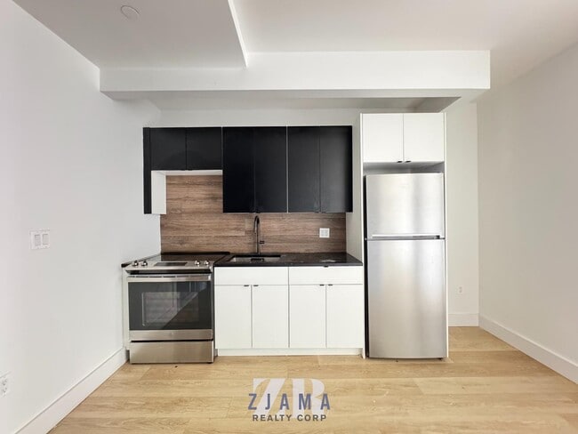 Building Photo - 1629 Brooklyn Ave Unit 2D Rental