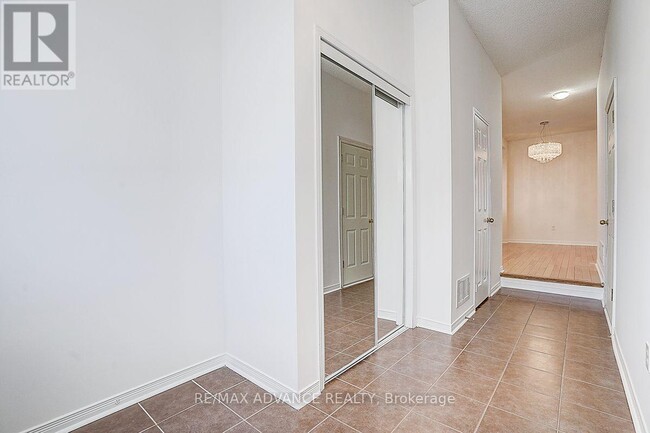 Photo - 137 Laramie Crescent
