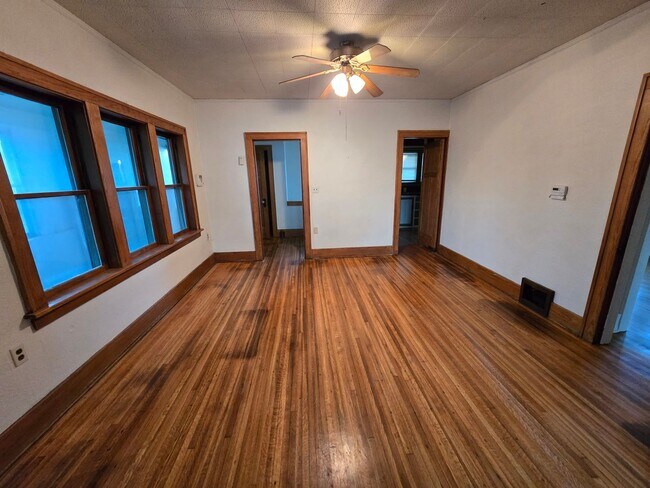 Photo - RENT SUX - 313-315 19TH ST Unidad 1