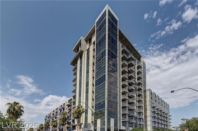 Building Photo - 353 E Bonneville Ave Unit 802