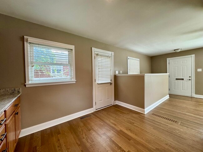 Photo - 2564 Millbrook Dr
