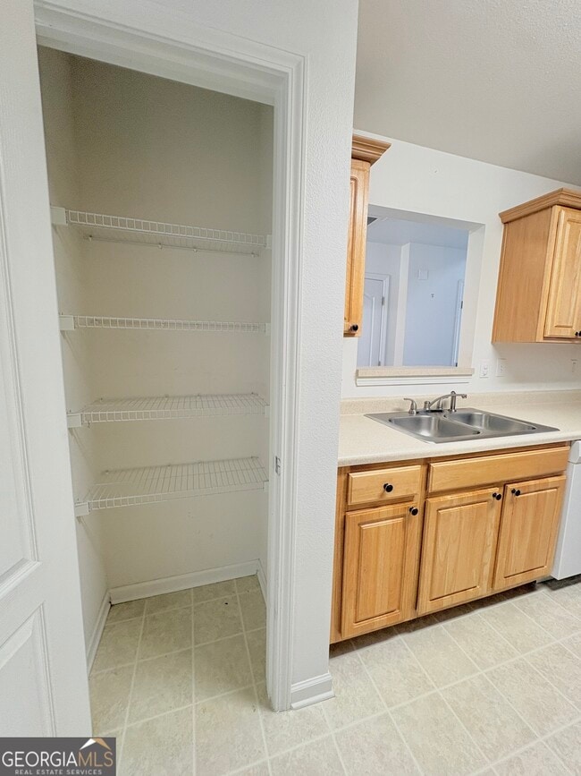 Photo - 6475 White Walnut Way