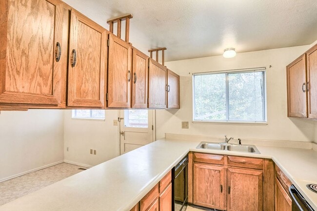 836 Winchester Dr