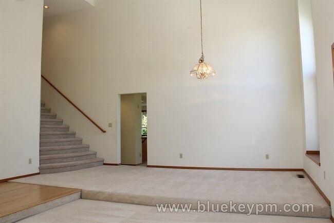 Photo - 4 Bed, 3 Bath  Home w/ 1 Bed and 1 Full Bath on Main  Near Bethany/Rock Creek