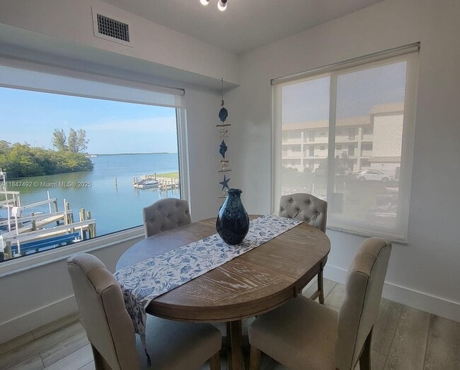 Building Photo - 3320 Gulf of Mexico Dr Unit 208C Rental