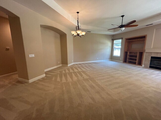 Photo - Nice Oakdale home on corner lot