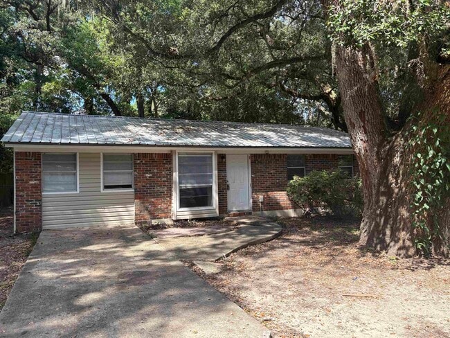 Building Photo - 2922 Oakwood Dr Rental