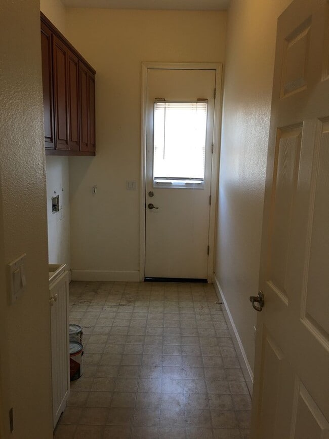 Photo - BEAUTIFUL 4 Bedroom Home 2.5 BA in Plumas Lake AVAILABLE NOW!