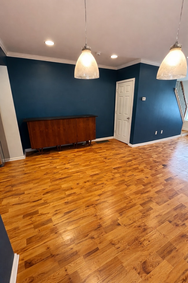 Photo - 2027 E Sergeant St