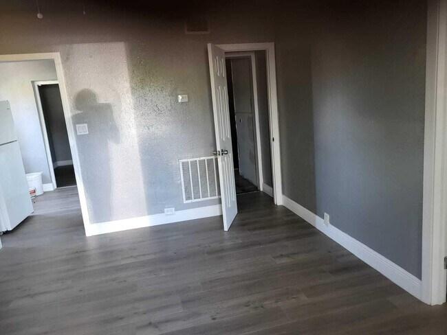 Photo - 720 47th St Unit 1